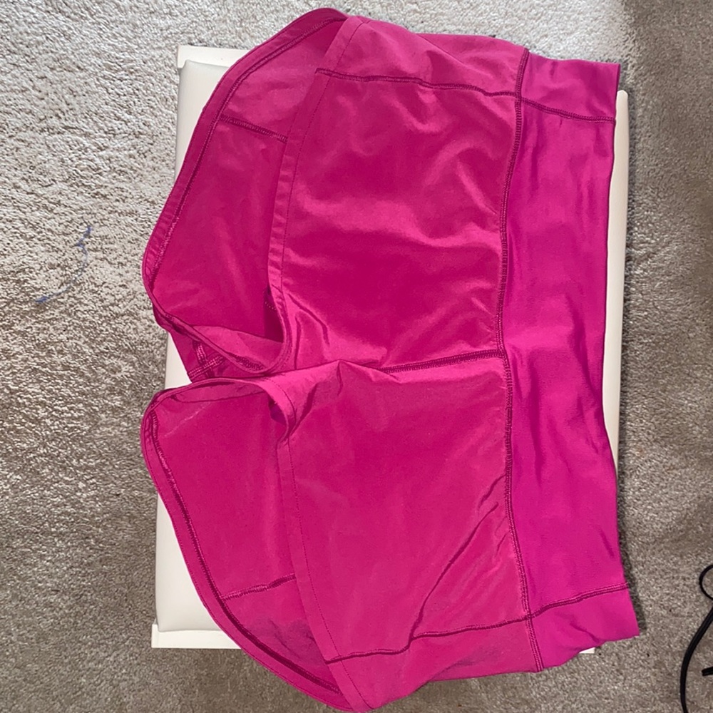 Ripened Raspberry Lululemon Speed Up shorts size 6, 2.5”!!